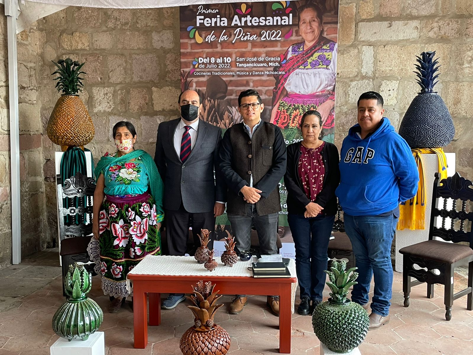 Rescatan técnicas artesanales en textil de Cherán